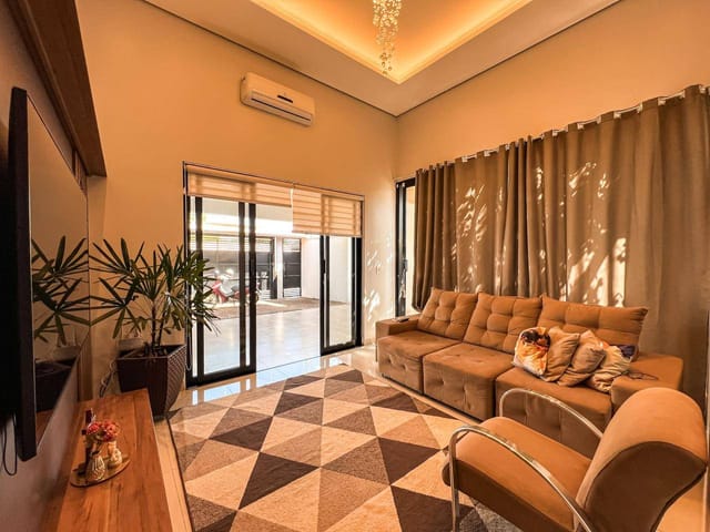 Casa com 227m² 3 quartos e 2 banheiros, à venda, no bairro Jardim das Violetas em Sinop