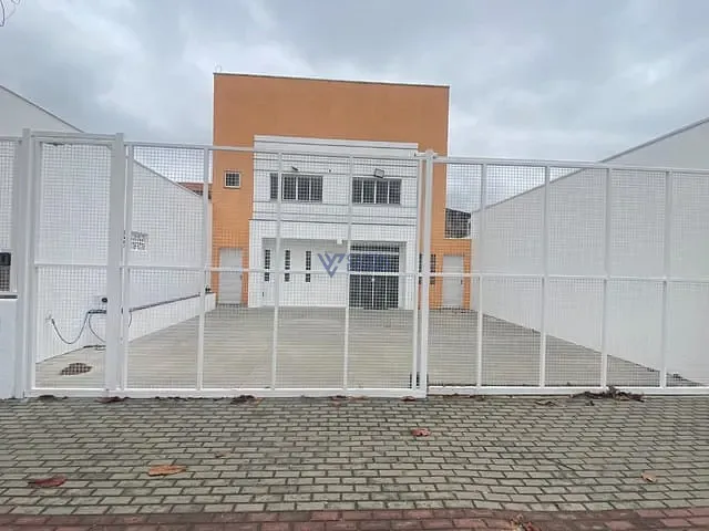 Casa com 250m², à venda ou para alugar, no bairro Jardim Satélite em São José dos Campos