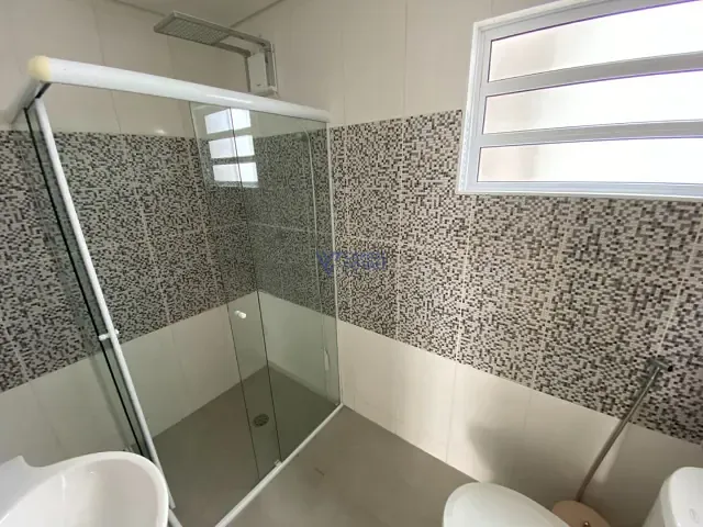 Casa com 250m², à venda ou para alugar, no bairro Jardim Satélite em São José dos Campos