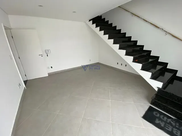 Casa com 250m², à venda ou para alugar, no bairro Jardim Satélite em São José dos Campos