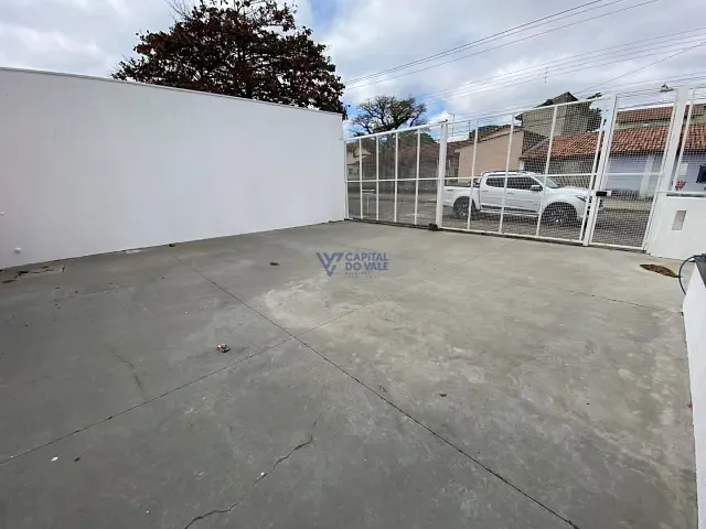 Casa com 250m², à venda ou para alugar, no bairro Jardim Satélite em São José dos Campos