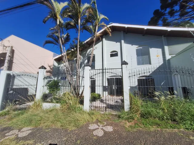 Casa Comercial para Locação, 7 salas e 4 banheiros, Quintal Amplo, 430 m² - Órfãs, Ponta Grossa.