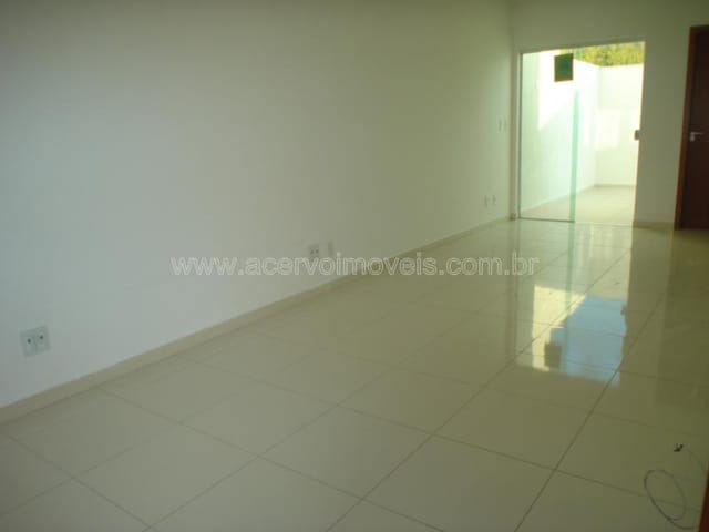 Casa com 1577m² 3 quartos e 1 banheiro, à venda, no bairro Santos Dumont em Juiz de Fora