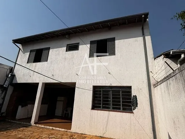 Casa com 330m² 3 quartos e 3 banheiros, à venda, no bairro Vila Jaboticabeira em Taubaté