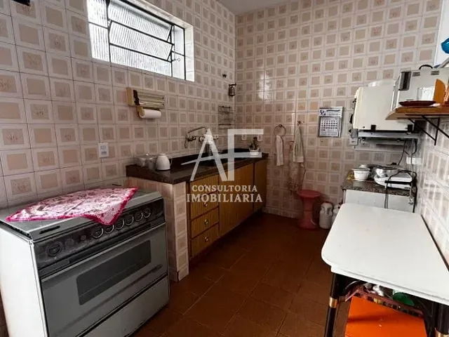Casa com 330m² 3 quartos e 3 banheiros, à venda, no bairro Vila Jaboticabeira em Taubaté