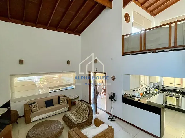Casa com 342m² 4 quartos e 6 banheiros, à venda, no bairro Toninhas em Ubatuba