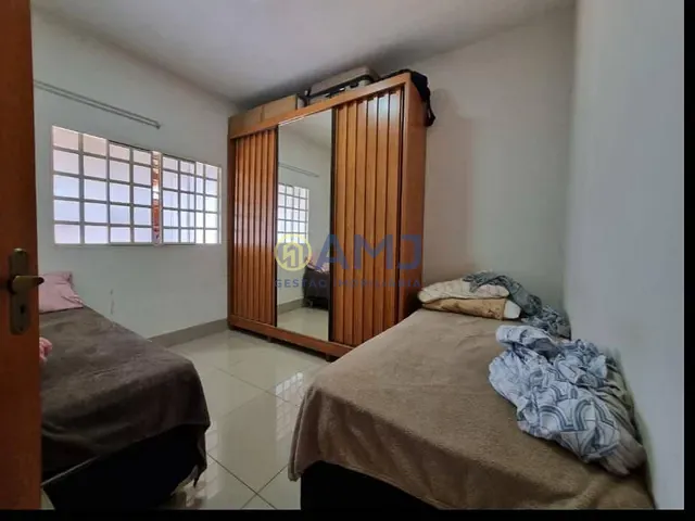 Casa 3 quartos e 2 banheiros, à venda, no bairro Residencial Solar Bougainville em Goiânia