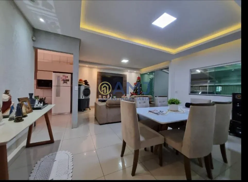 Casa, 3 quartos, 210 m² - Foto 1