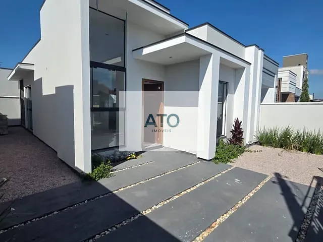 Casa 2 quartos e 2 banheiros, à venda, no bairro Bosque da Mata em Itapema