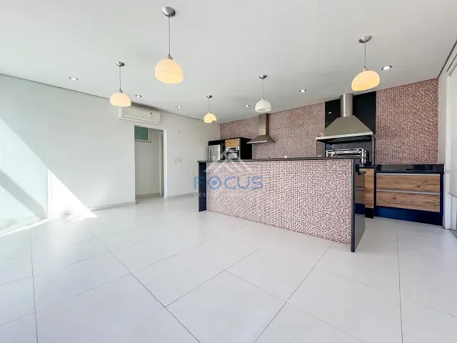 Casa com 510m² 4 quartos e 6 banheiros, à venda, no bairro Loteamento Portal do Paraiso em Jundiaí