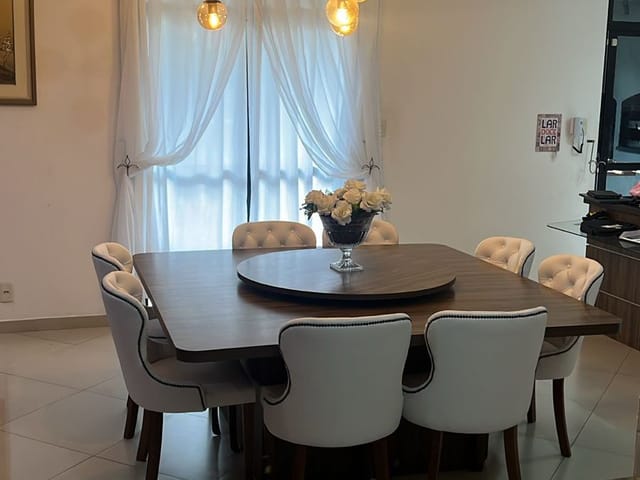 Casa com 600m², à venda, no bairro Balneário Pereque em Porto Belo