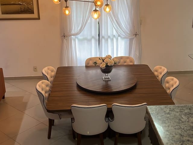 Casa com 600m², à venda, no bairro Balneário Pereque em Porto Belo