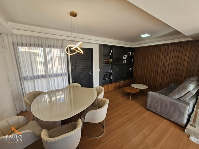 Casa 3 quartos e 3 banheiros, à venda, no bairro Santa Cândida em Curitiba