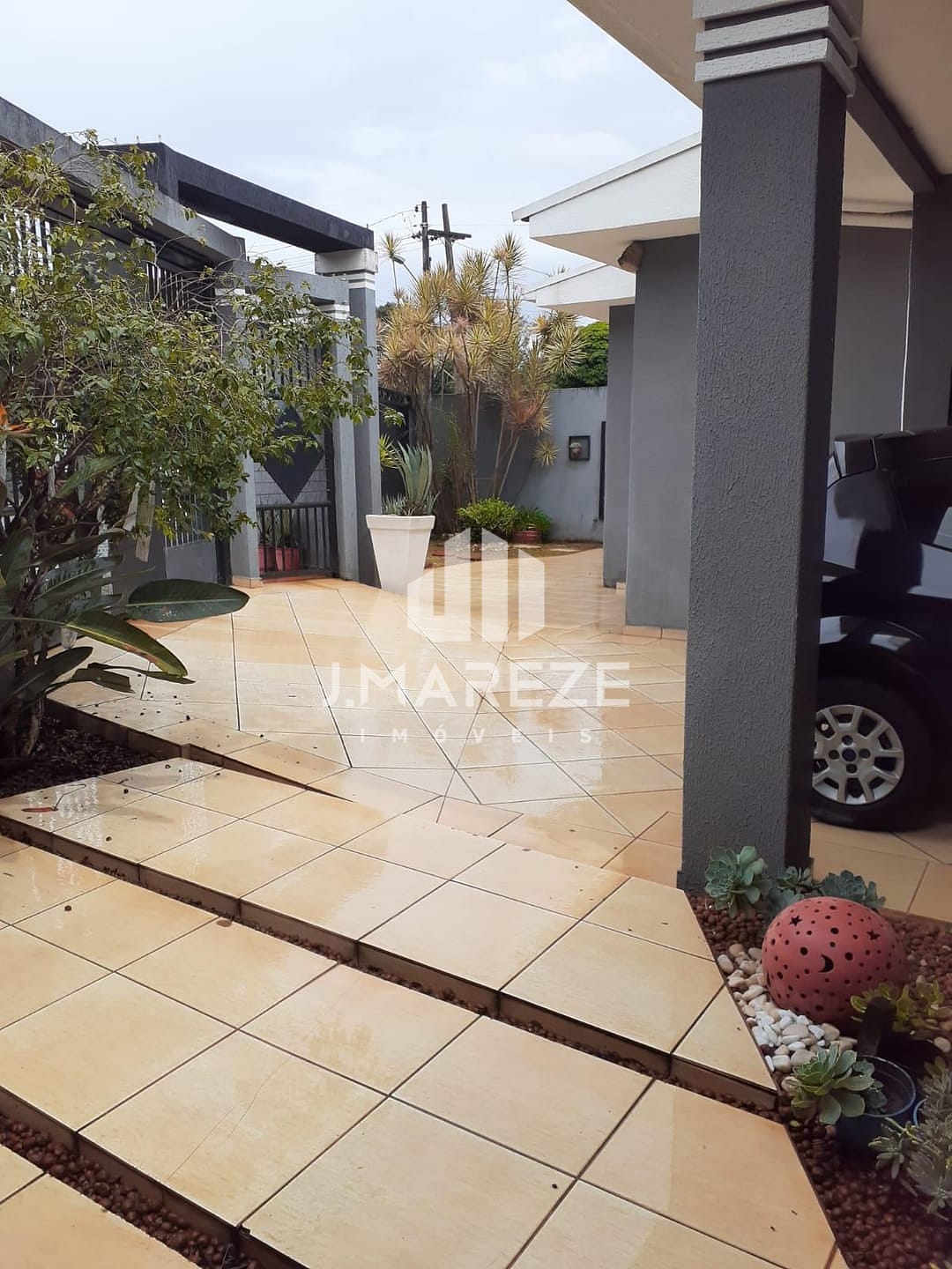 Casa à venda com 3 quartos, 99m² - Foto 1