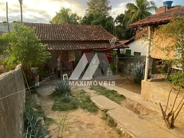 Casa com 225m² 2 quartos e 1 banheiro, à venda, no bairro Santa Tereza em Araçuaí