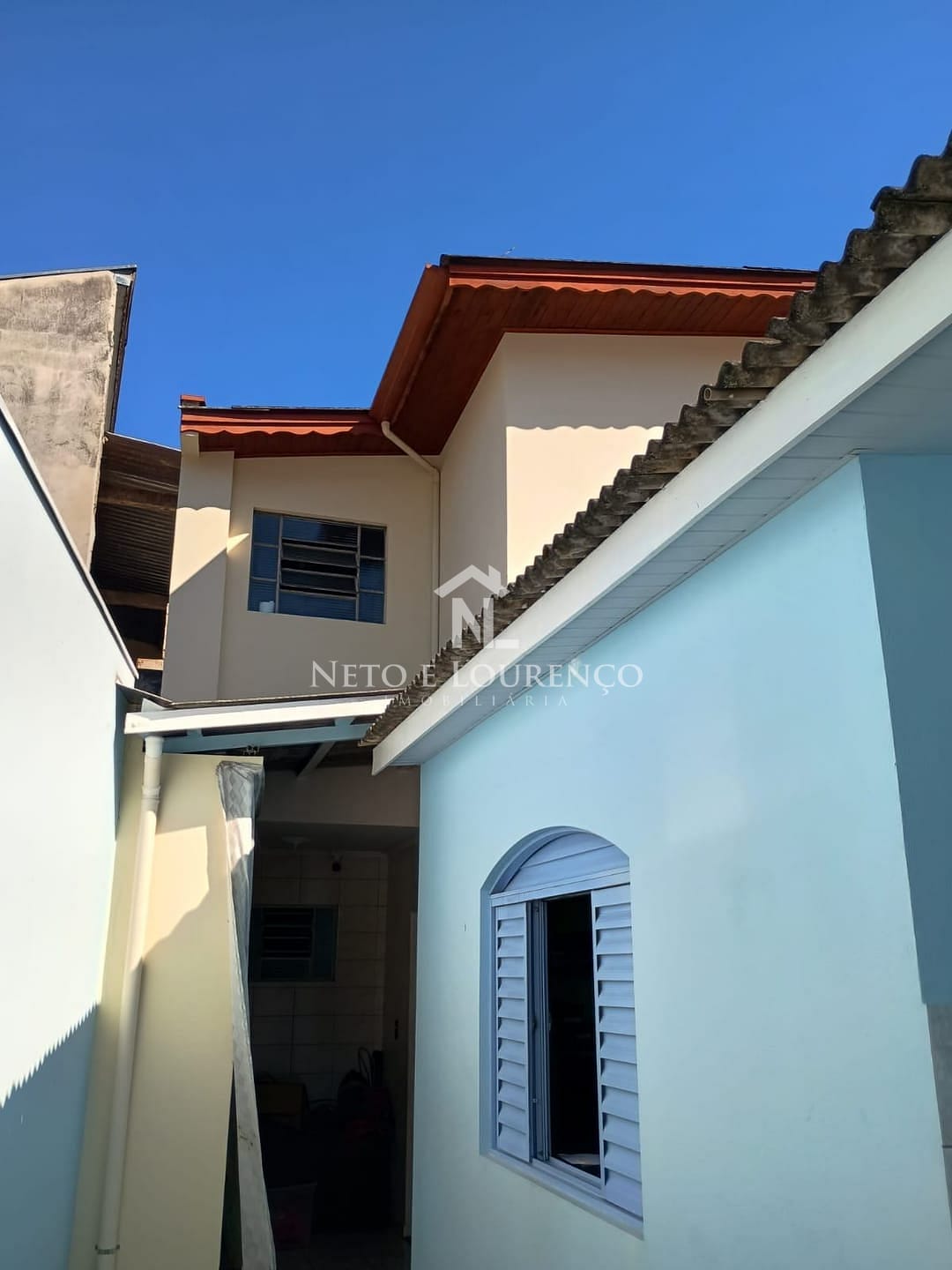 Casa à venda com 2 quartos, 130m² - Foto 2