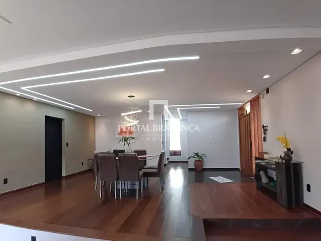 Casa com 1200m² 3 quartos e 4 banheiros, à venda, no bairro Chácaras São Conrado em Bragança Paulista