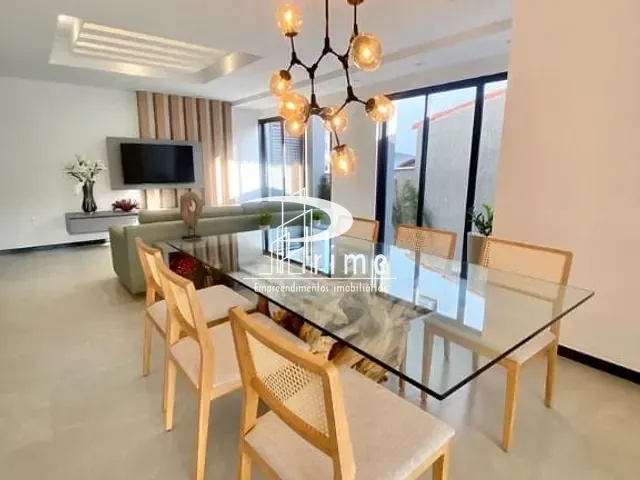 Casa com 285m² 4 quartos e 4 banheiros, à venda, no bairro Camboinhas em Niterói