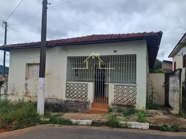 Casa com 200m² 3 quartos e 1 banheiro, à venda, no bairro Vila Meziara em Guaxupé
