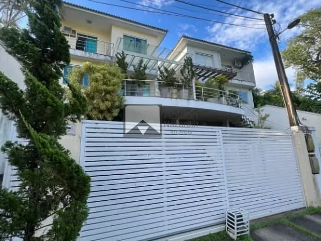 Casa com 118m² 3 quartos e 4 banheiros, à venda, no bairro Vila Progresso em Niterói