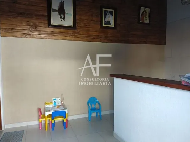 Casa com 250m² 2 quartos e 3 banheiros, à venda, no bairro Parque Senhor do Bonfim em Taubaté