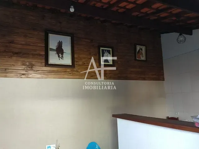 Casa com 250m² 2 quartos e 3 banheiros, à venda, no bairro Parque Senhor do Bonfim em Taubaté
