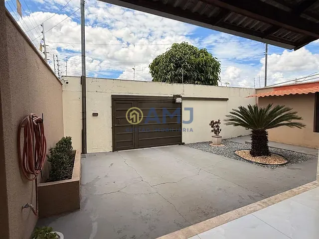Casa 3 quartos e 2 banheiros, à venda, no bairro Residencial Canadá em Goiânia