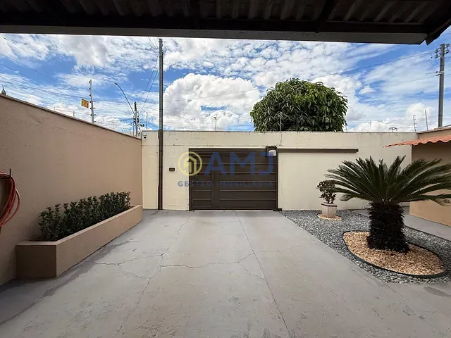 Casa 3 quartos e 2 banheiros, à venda, no bairro Residencial Canadá em Goiânia