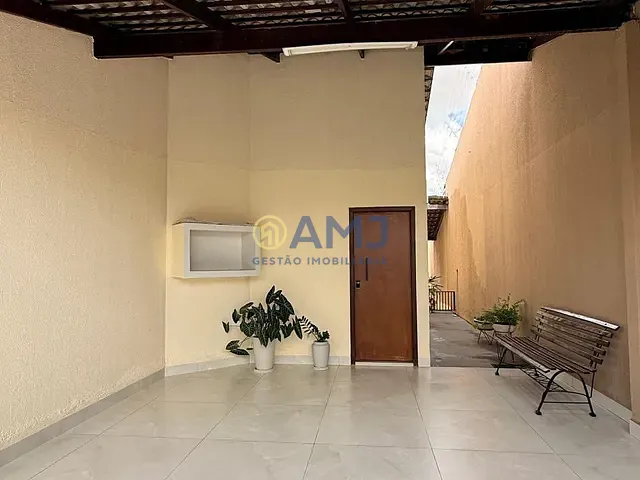 Casa 3 quartos e 2 banheiros, à venda, no bairro Residencial Canadá em Goiânia