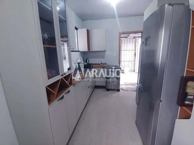Casa com 300m² 3 quartos e 2 banheiros, à venda, no bairro Fazenda em Itajaí
