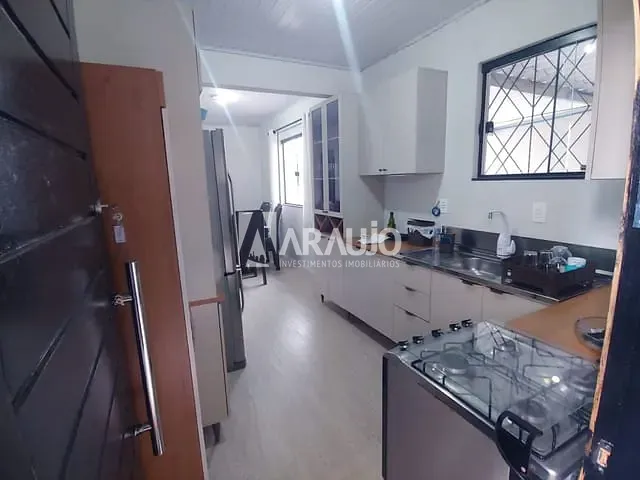 Casa com 300m² 3 quartos e 2 banheiros, à venda, no bairro Fazenda em Itajaí