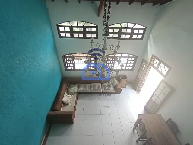 Casa com 303m² 5 quartos e 1 banheiro, à venda, no bairro Cocanha em Caraguatatuba