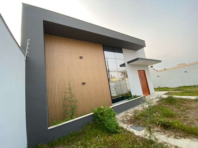 Casa com 288m² 3 quartos e 1 banheiro, à venda, no bairro Parque Califórnia em Campos dos Goytacazes