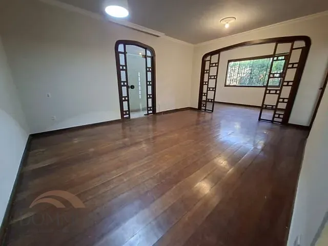 Casa com 300m² 4 quartos e 2 banheiros, à venda, no bairro Das Águas em Ipatinga