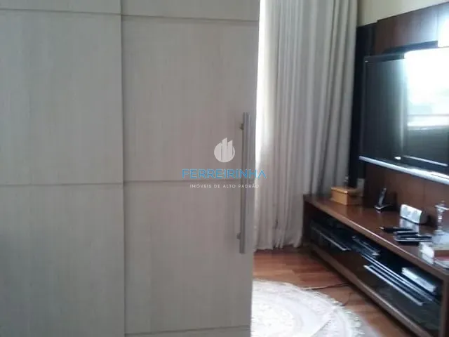 Casa com 375m² 4 quartos e 6 banheiros, à venda, no bairro Urbanova em São José dos Campos