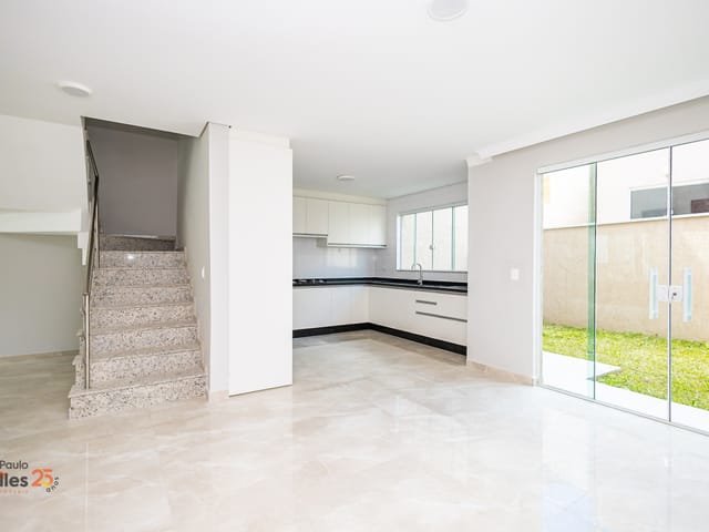 Casa 3 quartos e 3 banheiros, à venda, no bairro Pinheirinho em Curitiba