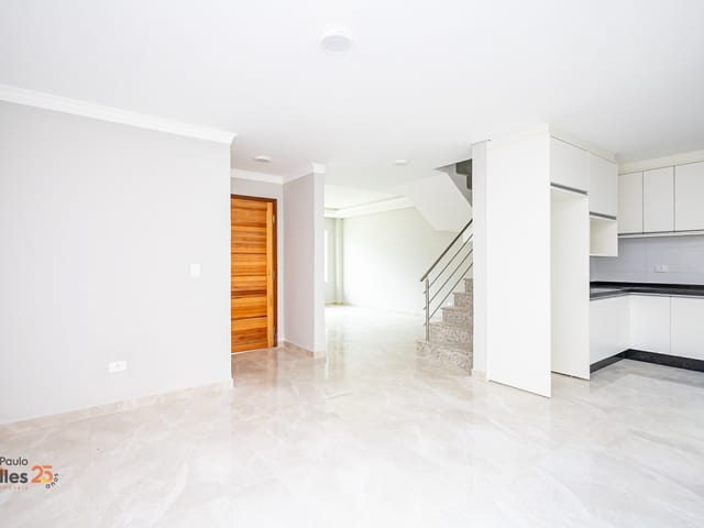 Casa 3 quartos e 3 banheiros, à venda, no bairro Pinheirinho em Curitiba