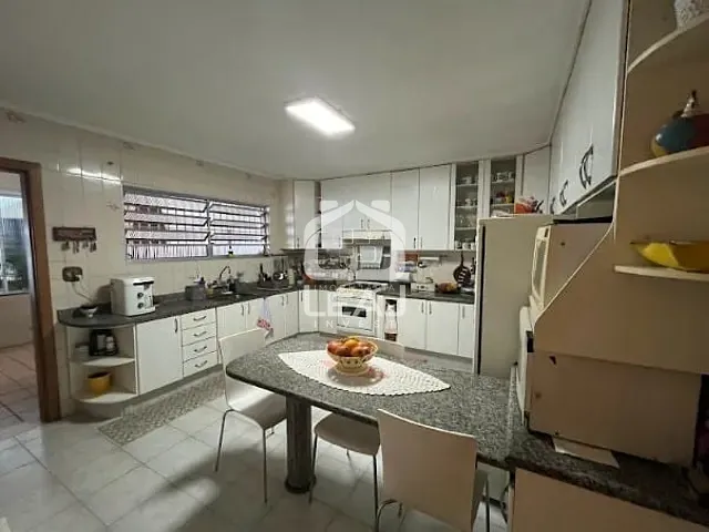 Casa com 300m² 3 quartos e 3 banheiros, à venda, no bairro Jardim Casablanca em São Paulo