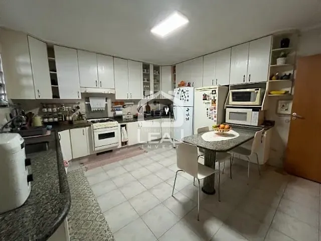 Casa com 300m² 3 quartos e 3 banheiros, à venda, no bairro Jardim Casablanca em São Paulo