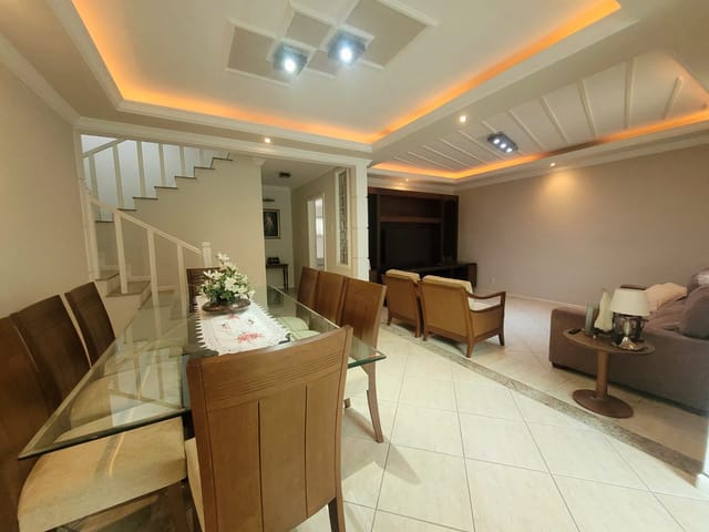 Casa com 406m² 4 quartos e 4 banheiros, à venda, no bairro Vila Valqueire em Rio de Janeiro