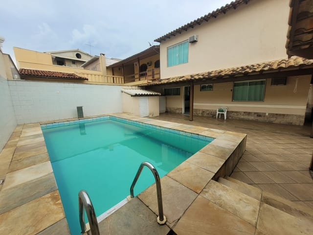 Casa com 406m² 4 quartos e 4 banheiros, à venda, no bairro Vila Valqueire em Rio de Janeiro
