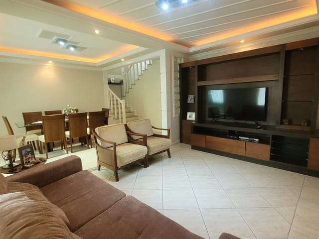 Casa com 406m² 4 quartos e 4 banheiros, à venda, no bairro Vila Valqueire em Rio de Janeiro