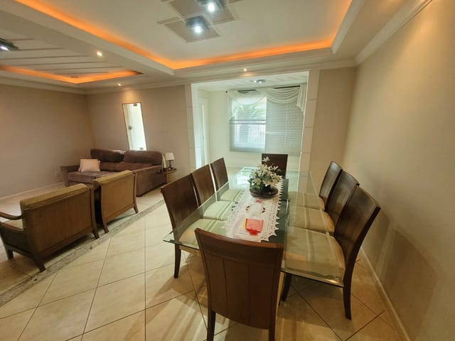 Casa com 406m² 4 quartos e 4 banheiros, à venda, no bairro Vila Valqueire em Rio de Janeiro
