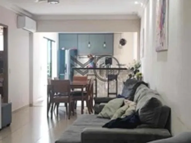 Casa com 200m² 4 quartos e 2 banheiros, à venda, no bairro Jardim Imperial em Cuiabá
