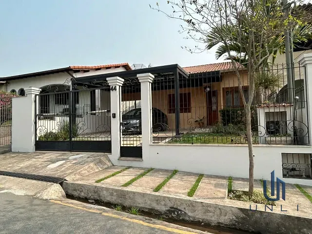 Casa 4 quartos e 4 banheiros, à venda, no bairro Vila Santa Cecília em Volta Redonda