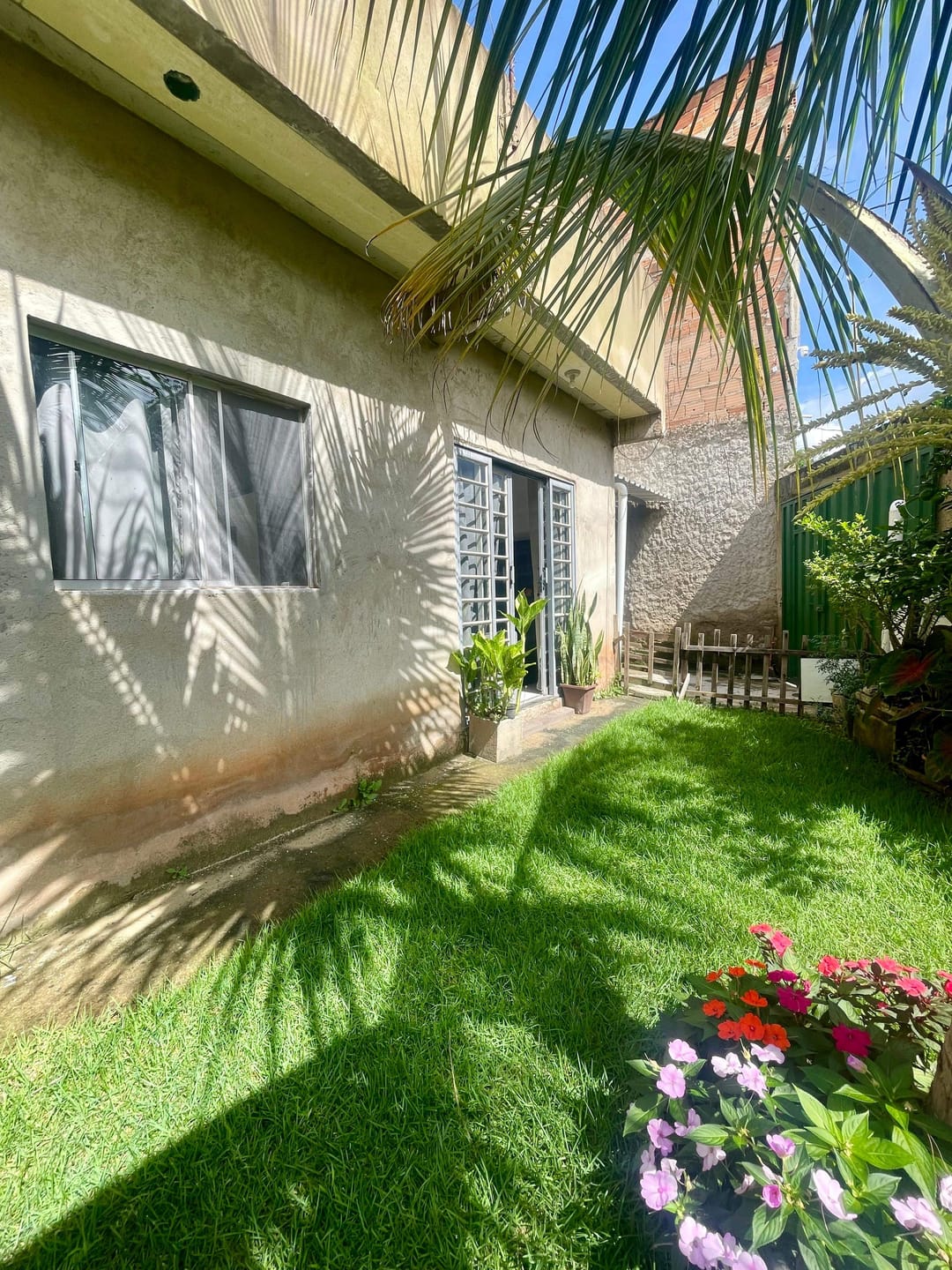 Casa, 2 quartos, 180 m² - Foto 1