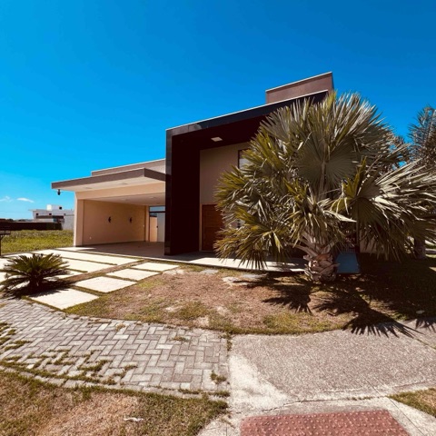 Casa com 425m² 3 quartos e 3 banheiros, à venda, no bairro Ogiva em Cabo Frio