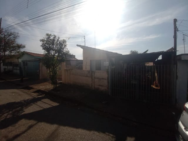 Casa com 230m² 2 quartos e 1 banheiro, à venda, no bairro Vila Brasil em São João da Boa Vista