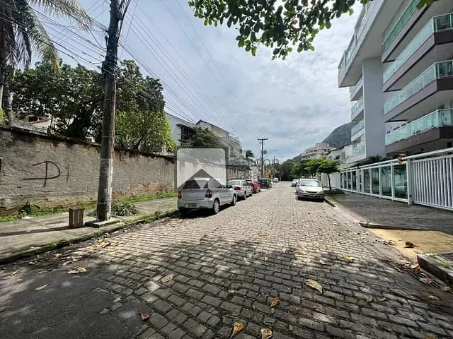 Casa com 800m² 4 quartos e 4 banheiros, à venda, no bairro Piratininga em Niterói
