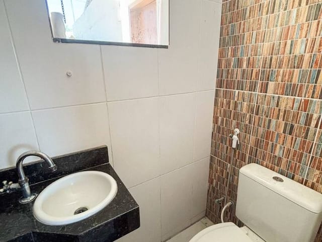 Casa com 95m² 2 quartos e 2 banheiros, à venda, no bairro Lagoa em Macaé